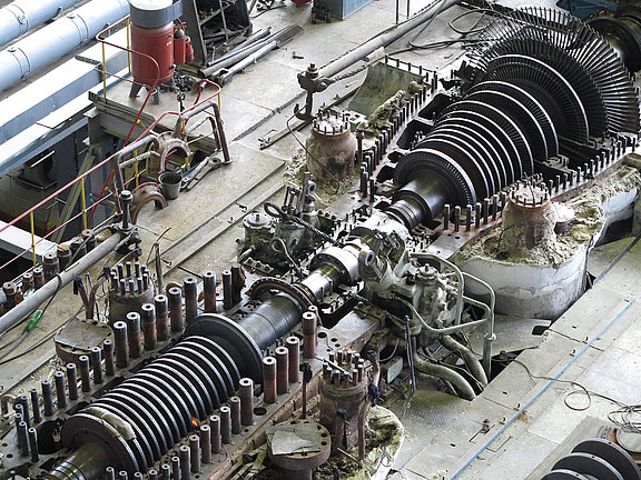 Turbine-Maintenance-3_141777346.jpg  